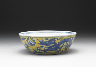 图片[2]-Bowl with dragons decoration in underglaze blue on a yellow ground, Ming dynasty, Longqing reign (1567-1572)-China Archive